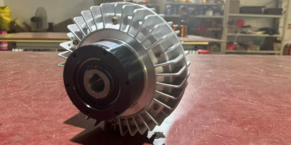 磁粉離合器如何提升包裝機30%效率性能？