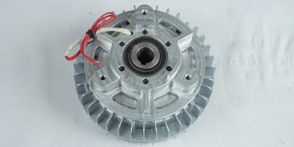 磁粉剎車器在自動(dòng)模切機(jī)中如何提升運(yùn)行效率？