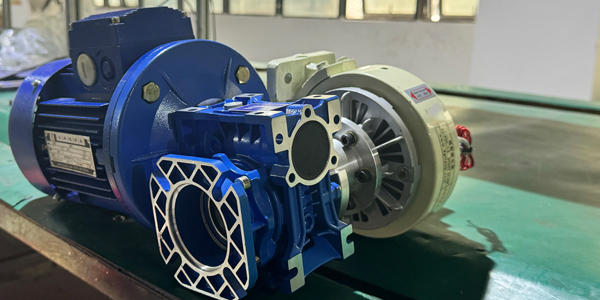 減速機(jī)磁粉剎車(chē) 減速機(jī)磁粉剎車(chē)